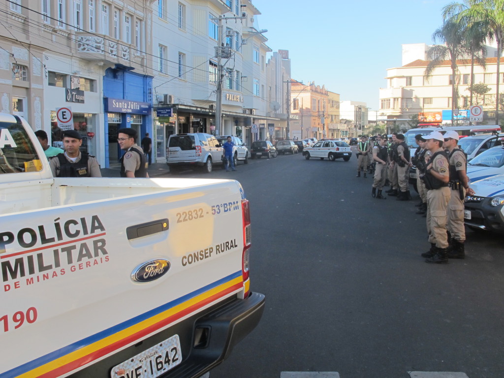 Durante a semana, em torno de 50 militares atuam nas ruas de Araguari 