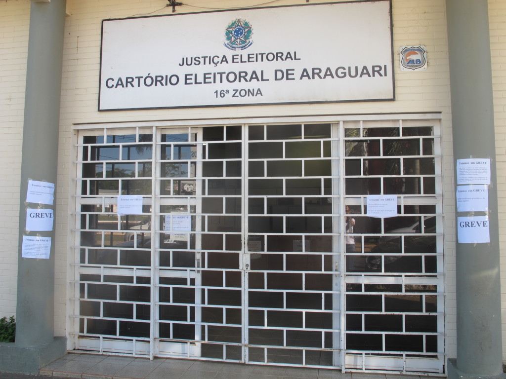 Localizado na rua Quinca Mariano, Cartório Eleitoral se mantém de portas fechadas 
