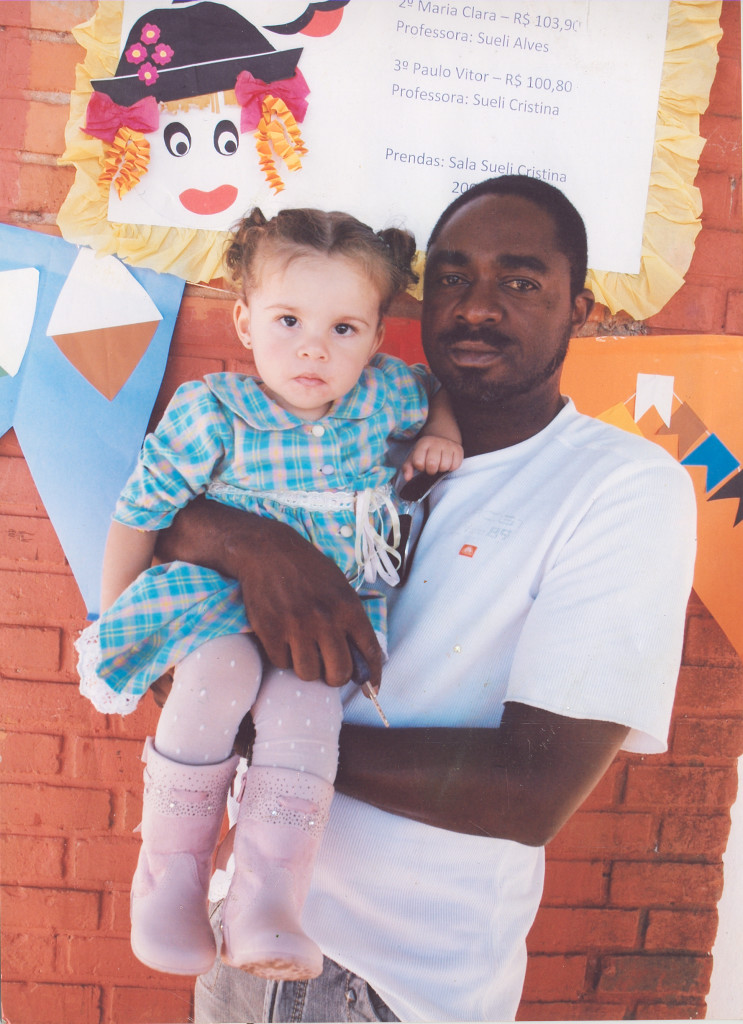 Luiz Antônio da Silva aniversariante de hoje, ao lado da neta Emily da Silva