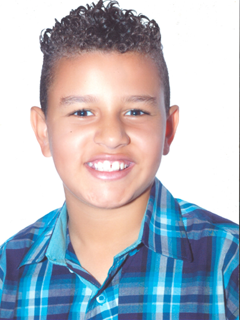 Matheus Gabriel Vieira Mendes aniversariante do dia 25. Filho de Rita de Cassia e Elismar Mendes recebendo o carinho da família 