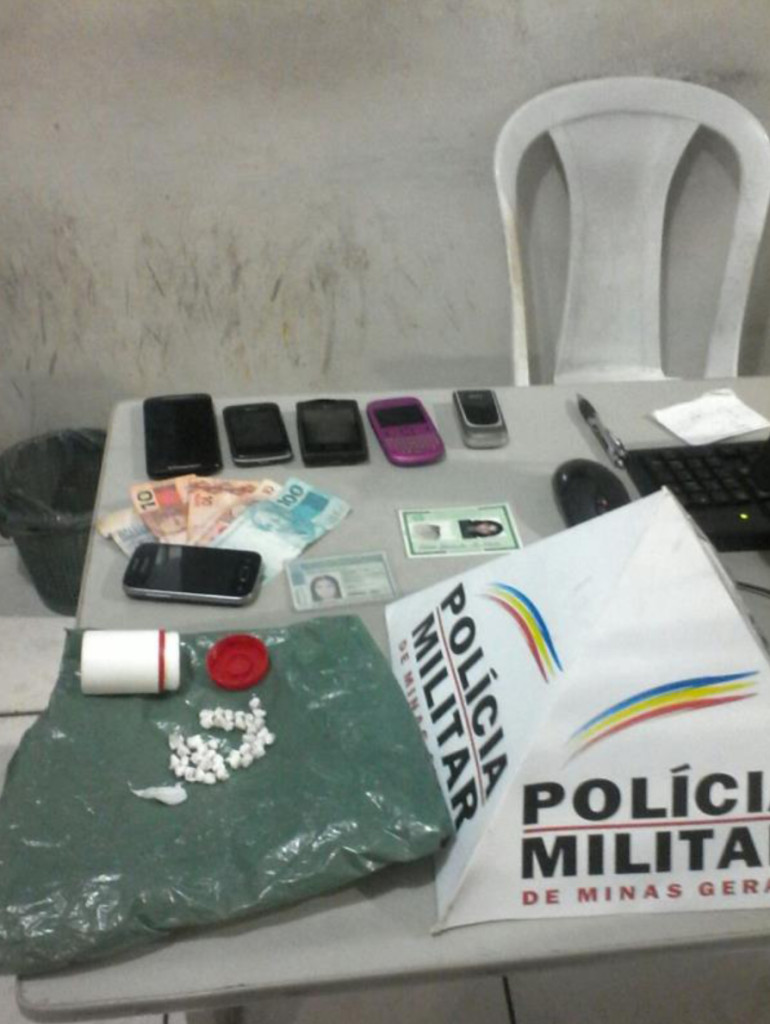 Policiais apreendem materiais para abastecer o comércio ilegal (PM) 