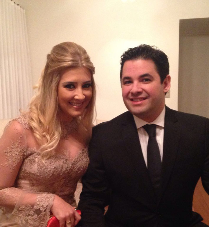 Embelezando a Gazeta Social de hoje o lindo casal Vanessa Rodrigues Pellucci e o Dr. Frederico Pellucci. 