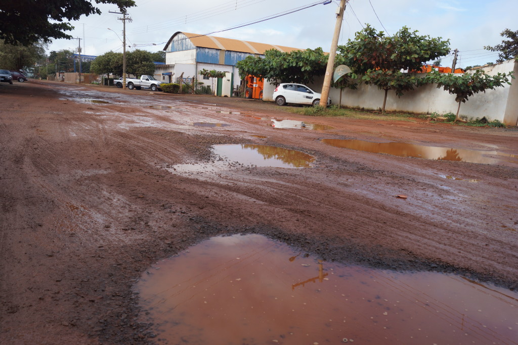 Empresas revelam queda de visitações de clientes e até mesmo de fornecedores que preferem evitar passar pelas vias totalmente destruídas