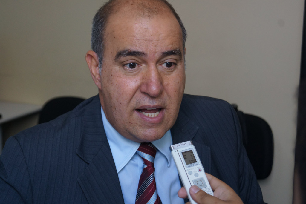 Para o vereador José Ricardo, prefeitura poderia rever os aumentos praticados na taxa cobrada pela iluminação pública