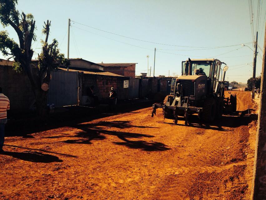 Secretaria de Obras iniciou pavimentação asfáltica nos bairros Novo Horizonte e Nossa Senhora da Penha