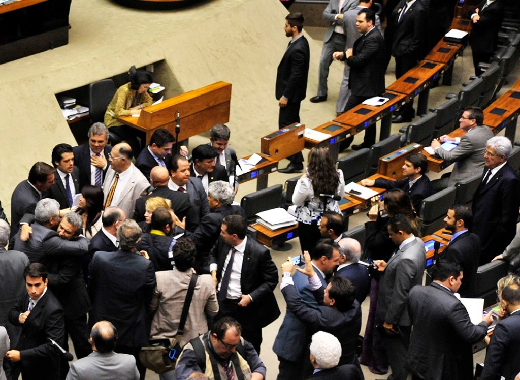 Deputado defendia o voto distrital puro, o fim da reeleição, além da aplicação da cláusula de barreira de forma mais efetiva e o fim das coligações partidárias