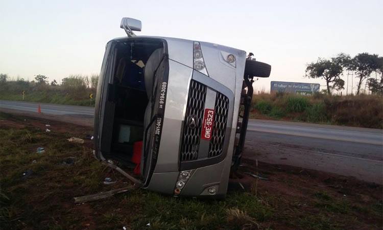 Ônibus fretado saiu de Araguari na noite de sábado, 25, com destino à Belo Horizonte; acidente aconteceu na madrugada de segunda-feira, 27