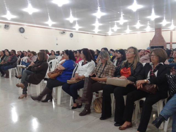 Educadores se reúnem para acompanhar palestra de especialista de Belo Horizonte (PMA)