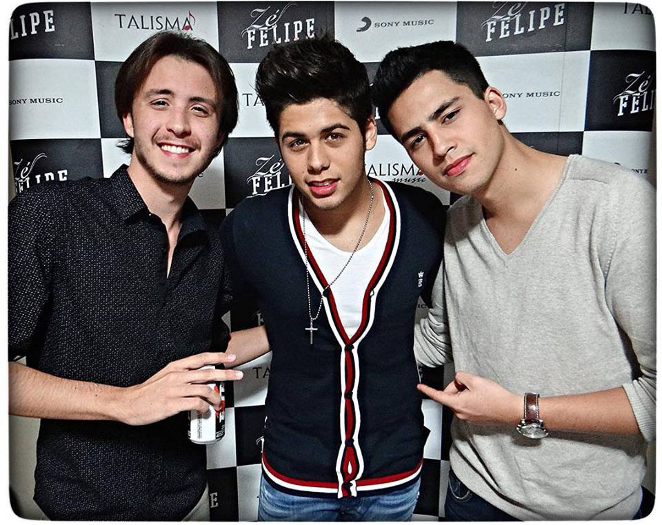 Douglas Alessi acompanhado dos filhos do cantor Leonardo, Zé Felipe e Matheus Vargas #ShowZéFelipe