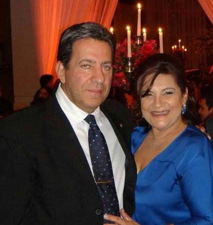 Parabéns para a queridíssima Nair Cardoso Tomé, pela troca de idade que acontece amanhã, 17. Os festejos acontecem em grande estilo ao lado do maridão Dr. Tomé. Felicidades!