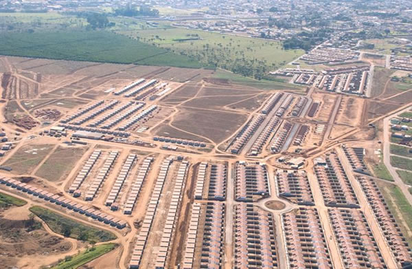 Beneficiários irão conhecer seus novos endereços no residencial Bella Suíça lll