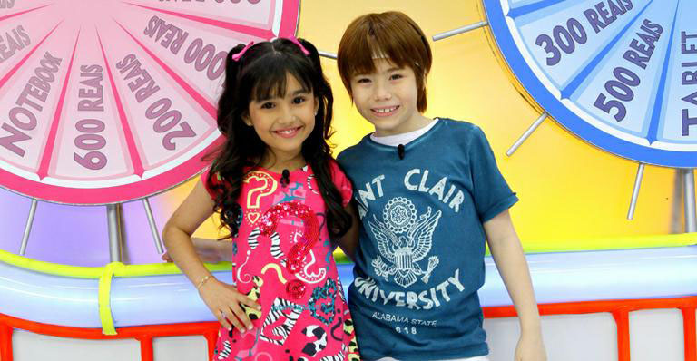 Apresentadores mirins Matheus e Ana Júlia 