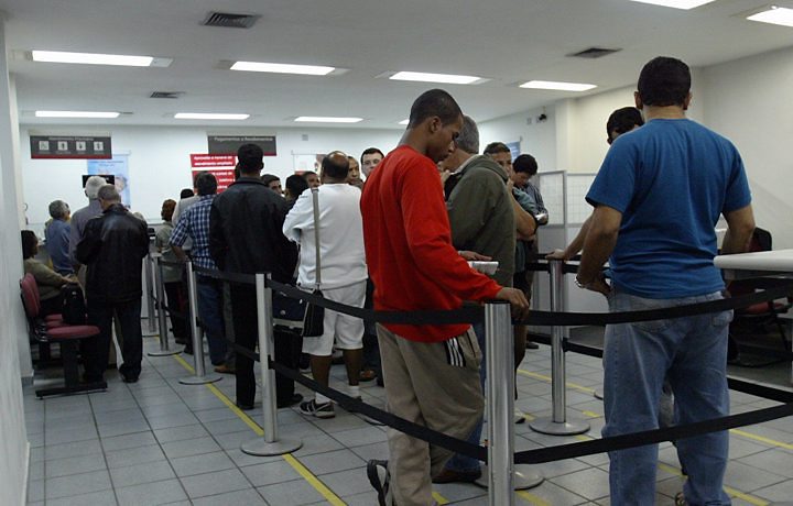  Agências locais garantem que, apesar da crise, captação da poupança está dentro da normalidade