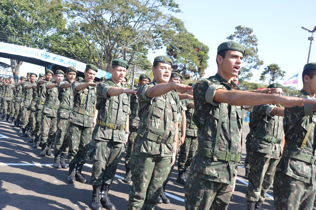 Durante solenidade, militares receberam medalhas pelos relevantes serviços prestados à corporação (foto: 2º Batalhão Ferroviário )