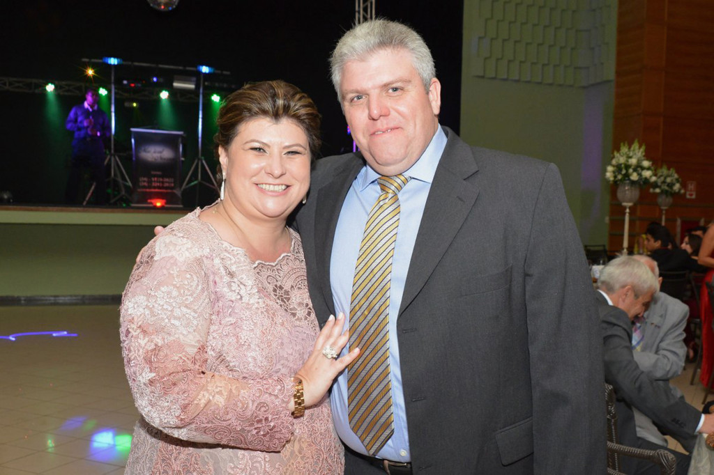 Coronel Bernardes e senhora Alessandra (Crédito das fotos do Batalhão: Tony Lima) 