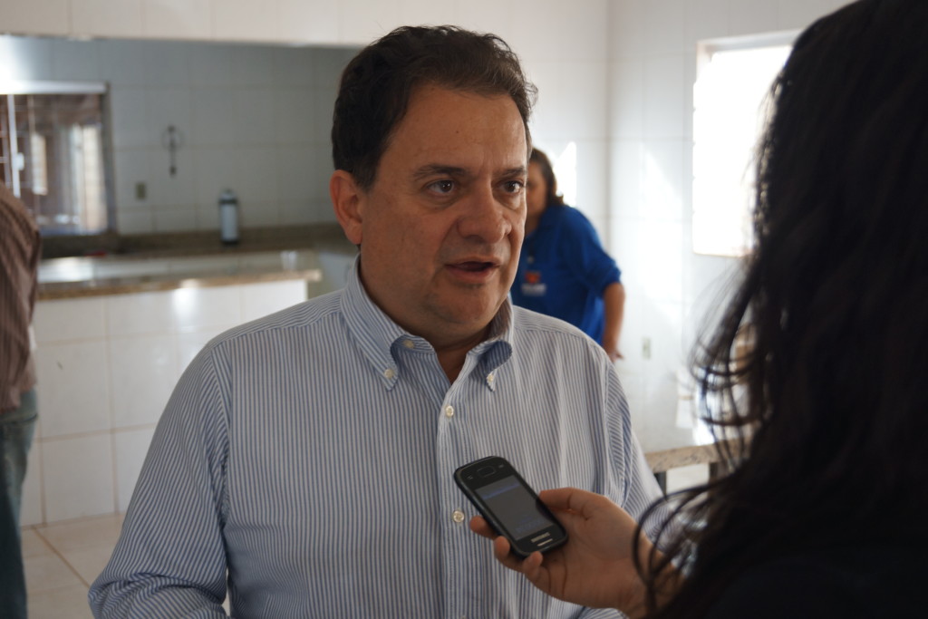 Em visita ao município, deputado estadual Leonídio Bouças (PMDB) se reuniu com empresários, lideranças e produtores rurais no Distrito Industrial