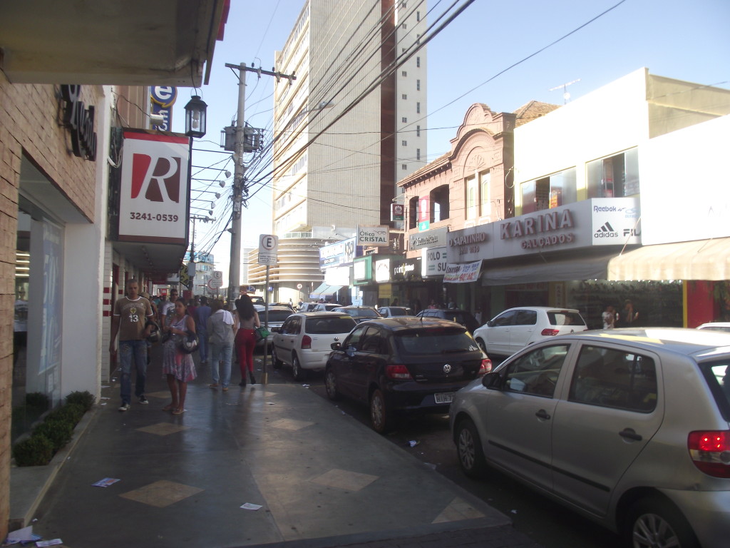 Nesse sábado, comércio ficará aberto das 8 às 18h