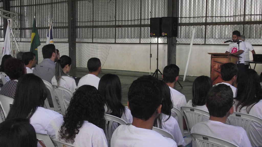Alunos de escolas da cidade participaram da conferência que promoveu palestra e debates ligados a políticas públicas para a juventude