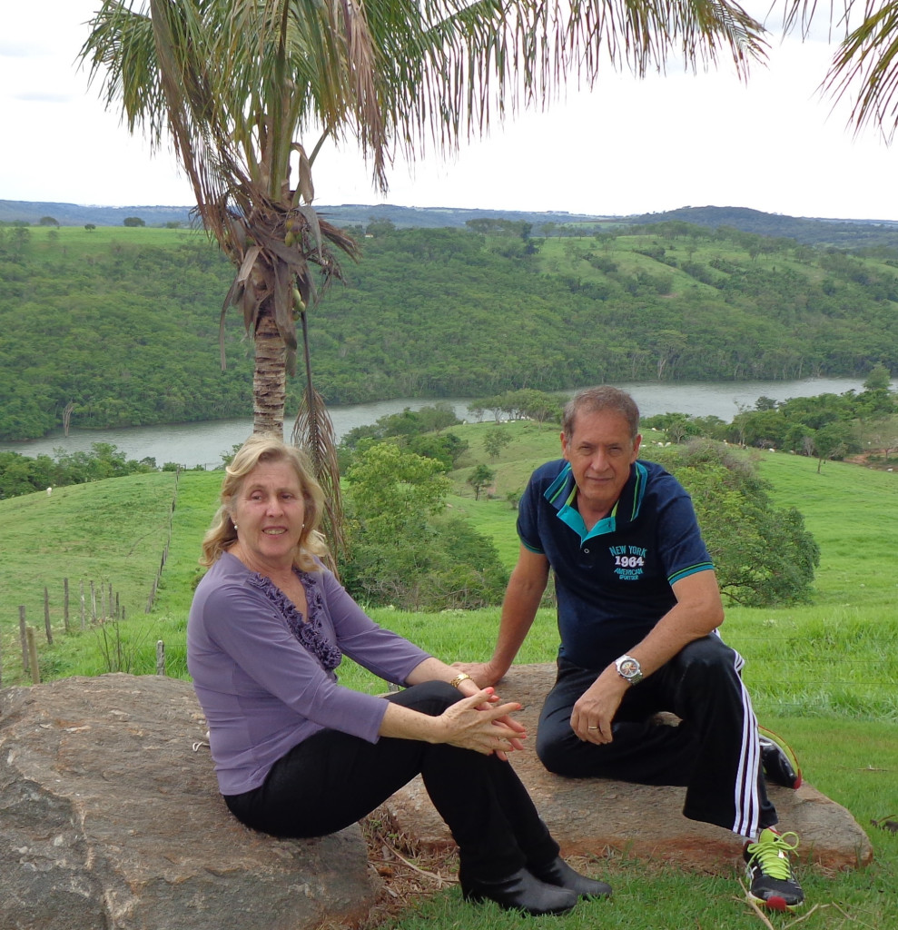 Maria de Lourdes Coelho Carvalho aniversariante de hoje e o marido Donizetti de Lima Carvalho que fez aniversário dia 10 