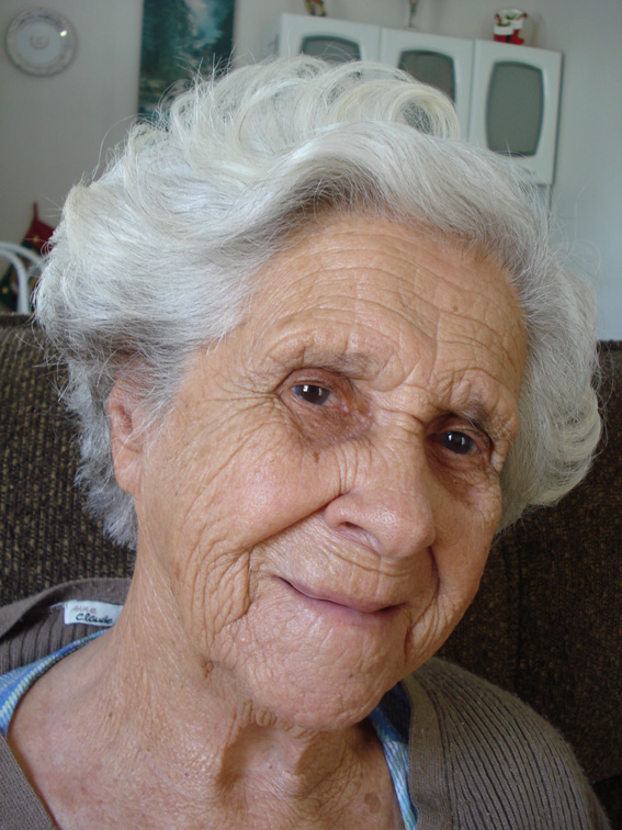 Cumprimentamos carinhosamente a senhora Hulda Carvalho Neves Osório pelos 96 anos de vida a completar amanhã. Que as graças divinas permaneçam em sua vida 