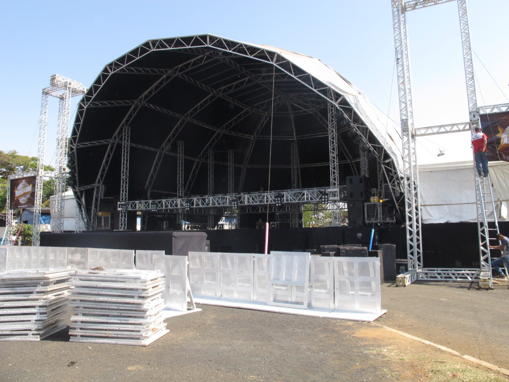 Investimento na estrutura de palcos e camarotes gira em torno de R$250 mil