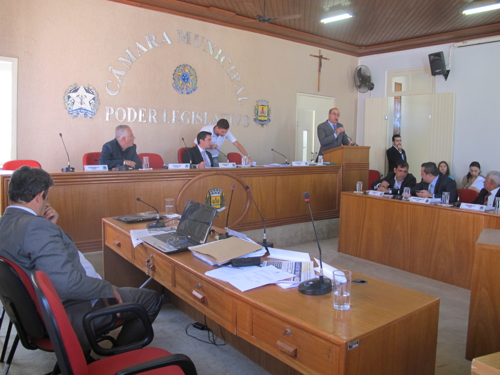 Prefeitura retira da pauta do Legislativo a proposta de reajuste salarial 