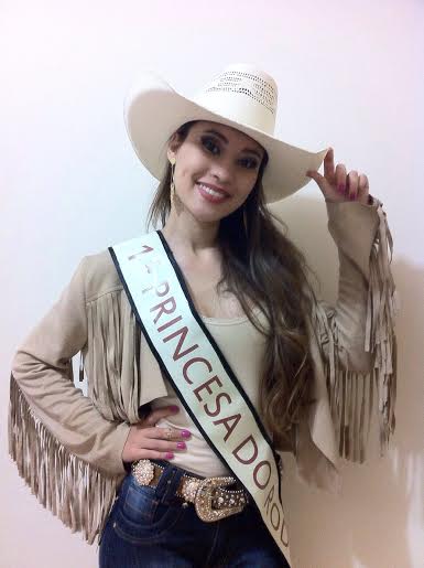 Amanda Oliveira Rosa levou o título de 1ª princesa