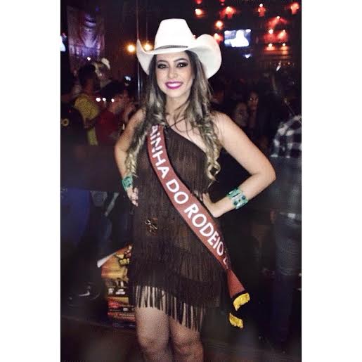 Carolina Santiago foi consagrada com o título de Rainha do Rodeio (Foto: Divulgação)