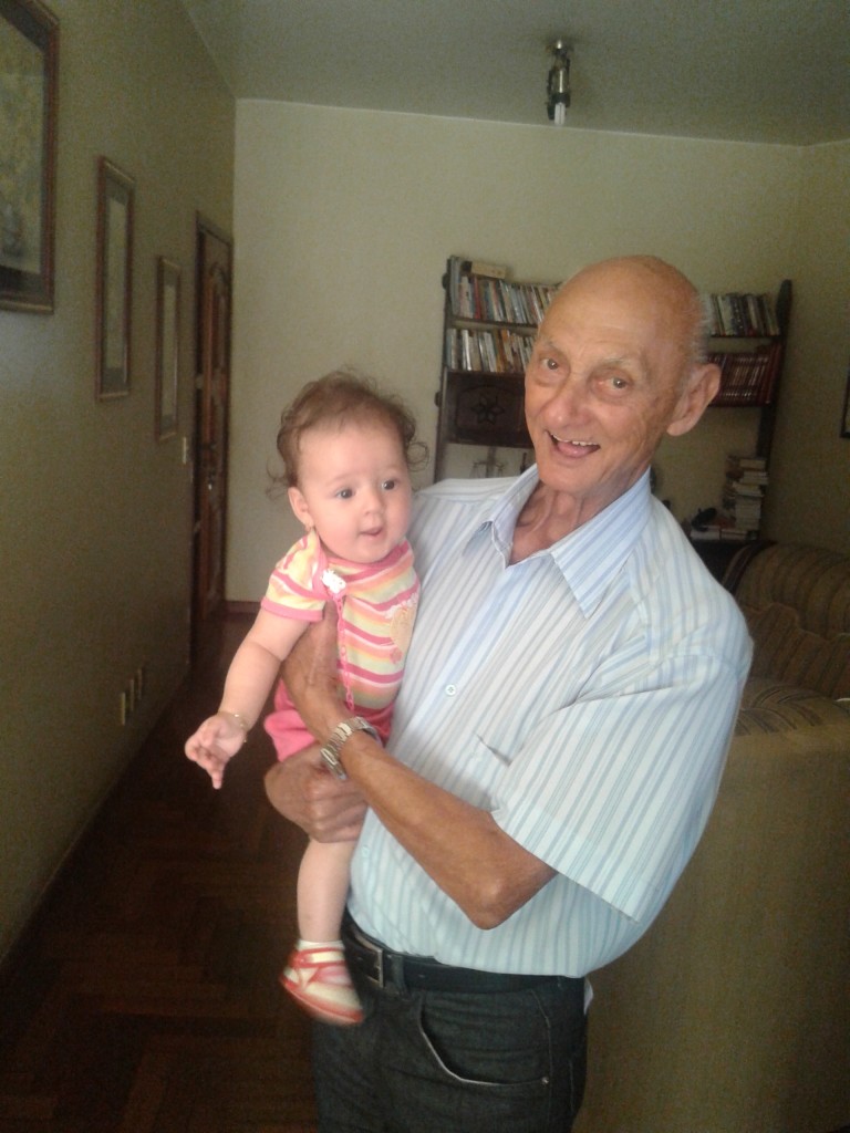 Mário Ferreira aniversariante de hoje, com a bisneta Geovana Rayssa Ferreira Lino  