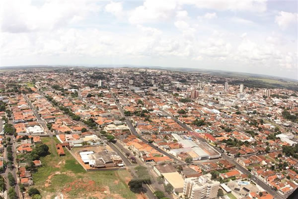 Prefeitura faz inaugurações e Desfile Cívico em comemoração aos 127 anos de Araguari