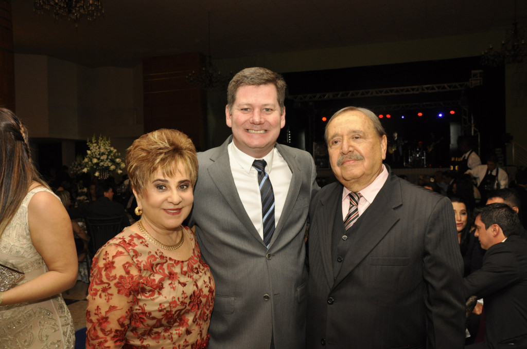 Vanda Monteiro Amaral, o estrelado global Renato Peters e Darli Amaral