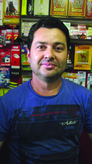 “Sou a favor. Ser vereador não é uma profissão. Eles precisam ter uma apenas uma ajuda de custo.” André Luiz Rodrigues de Oliveira, comerciante