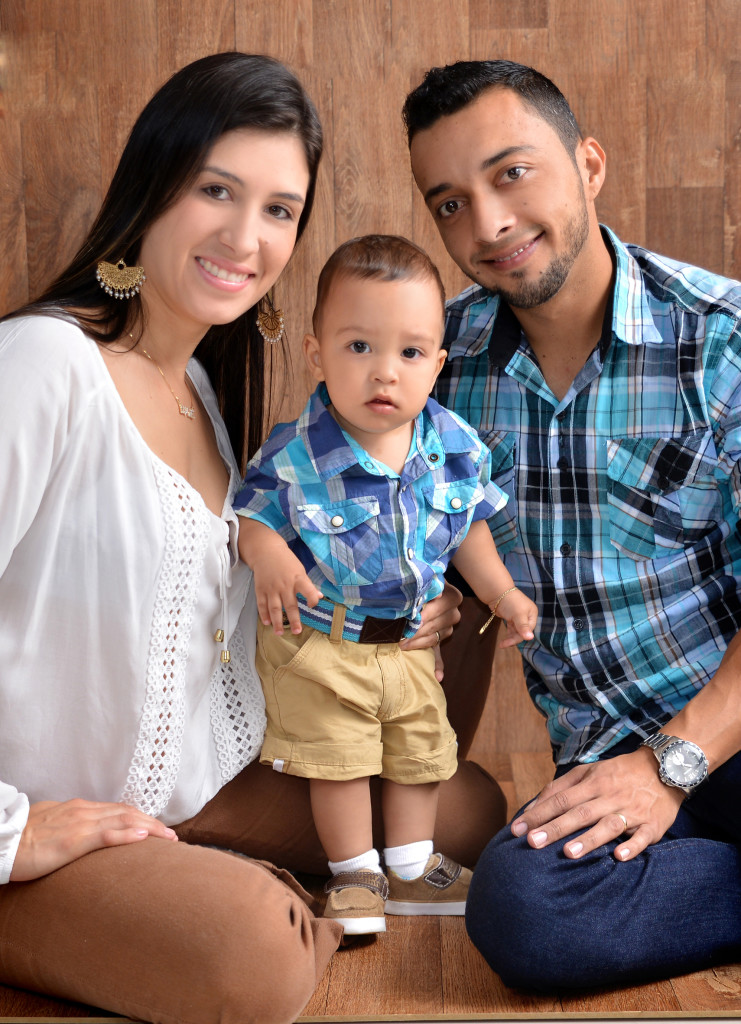 Heitor Santiago Oliveira completa hoje um aninho, ao lado dos pais Gláucia Santiago Martins e Cristiano Rodrigues de Resende Oliveira –(crédito: Nilva Fotos)
