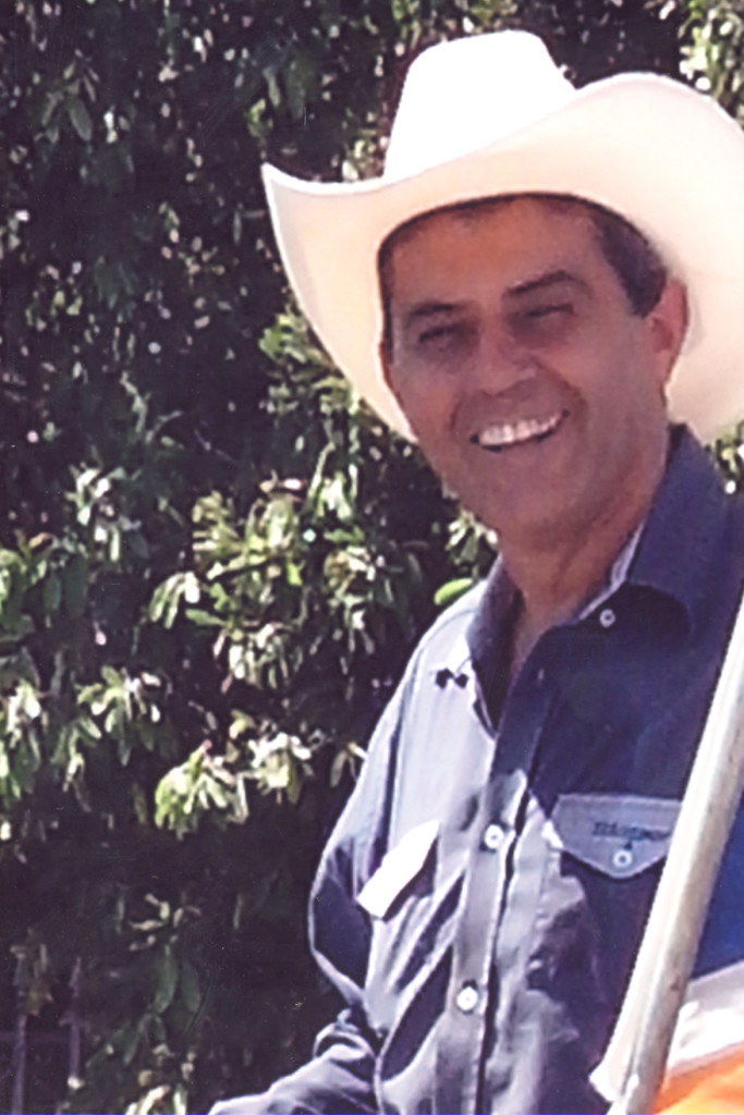 Um brinde (Tim,Tim) pelo aniversário de Sebastião Marra no domingo dia 6