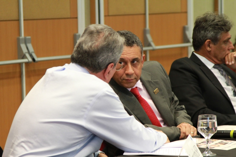Gilmar Machado manifestou preocupação com a crise política