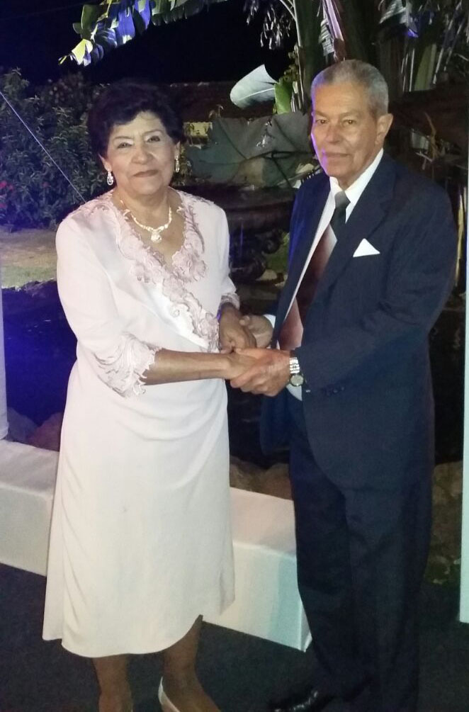 Cumprimentamos a querida senhora Maria Geralda Alvarenga Carvalho pelos 80 anos de vida feliz a completar no próximo dia 1º. Na foto, ao lado do esposo Nivaldo Jordão de Carvalho 