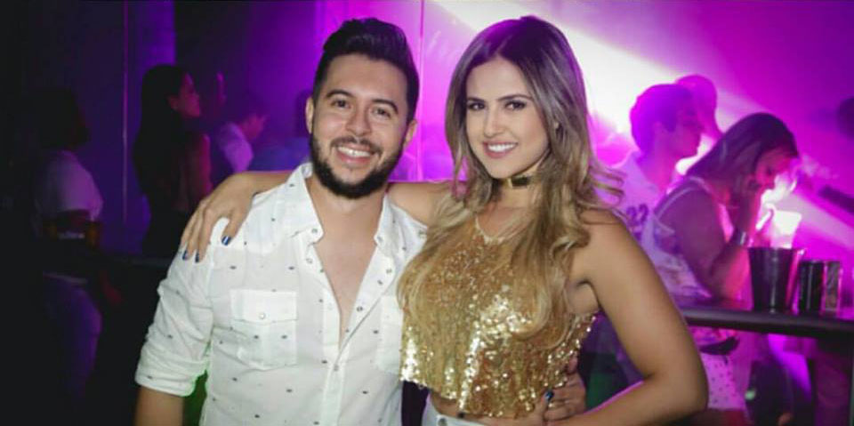 Marcel Naves comemorou aniversário em um backstage na WHITE PARTY. Ao lado a mega DJ Samhara #Parabéns 