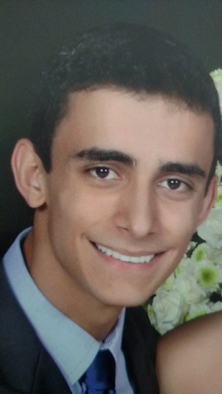 Filipe Cruz Naves aniversariante do dia 23. Filho de Raulino Rodrigues Naves Neto e Simone Chaves Cruz Naves