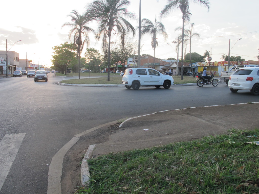 Cruzamento entre as avenidas Mato Grosso e Minas Gerais está entre os locais que receberão o semáforo