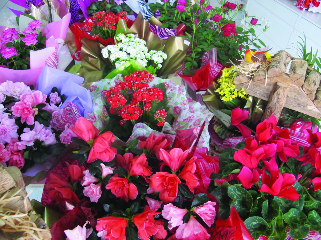 População tem procurado flores e arranjos mais simples