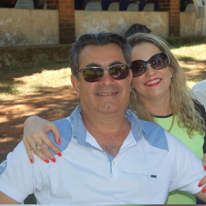 José Jrege aniversariante de hoje, ao lado da esposa Alexsandra Ribeiro 