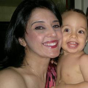 Nesta sexta-feira, 30, Maria Aline Mamede Souza comemorou mais um ano de vida, ano de muita alegria, assim como demonstra na foto junto ao seu neto Thiago Mamede S. Lemos 