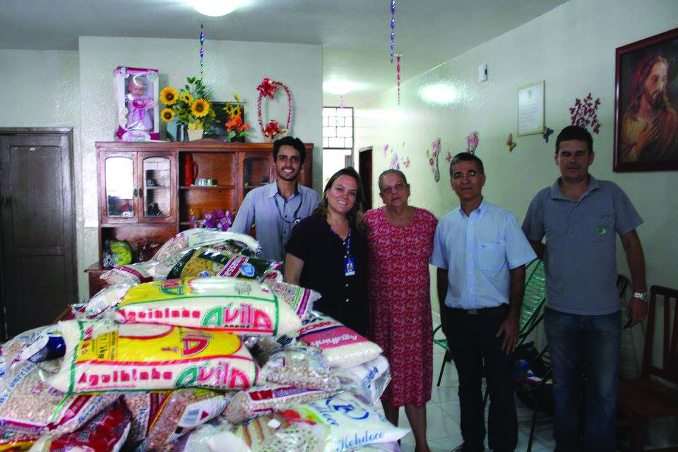Doações levadas pelas cooperativas à Casa do Caminho, no dia 8 (