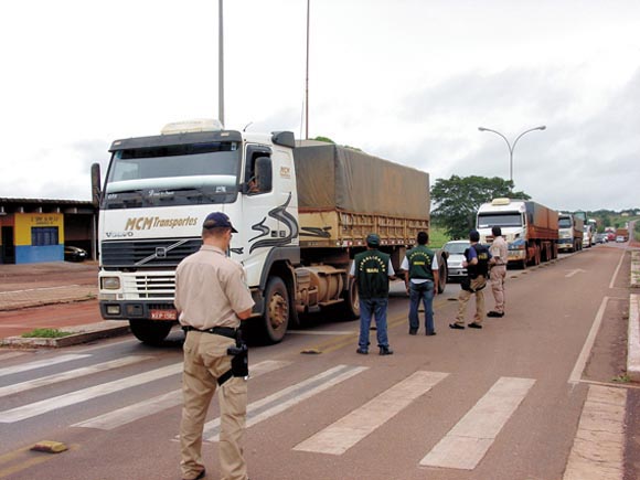 Feriado de Finados terá fiscalização nas rodovias e restrição de tráfego para veículos de carga 
