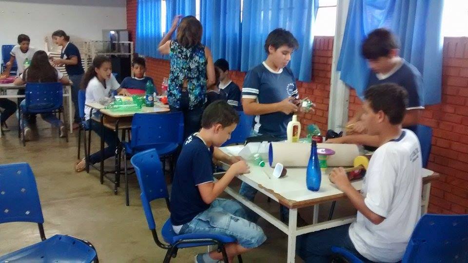 Oficinas estimulam a criatividade dos alunos, aliando conscientização na área de Saúde e Meio Ambiente