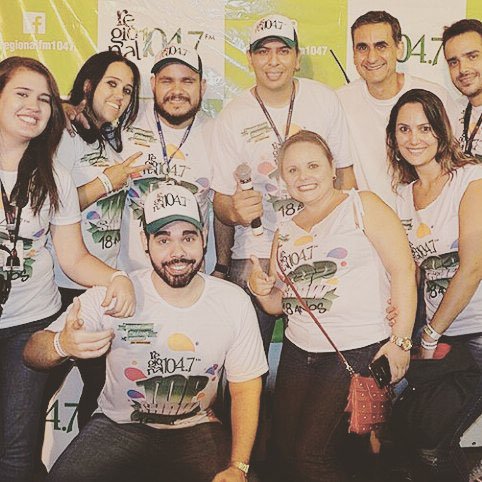 Equipe Regional FM na comemoração dos 18 anos da rádio em Araguari 