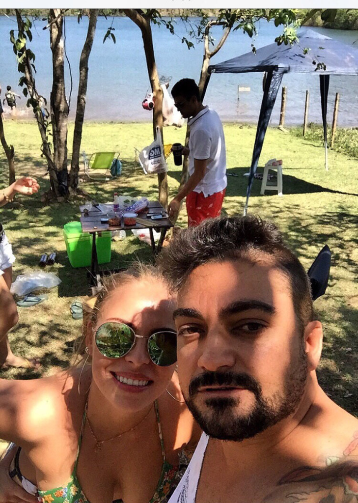 Tigrila festejou aniversário no último dia 15, ao lado da companheira de sempre Khadija #Parabéns