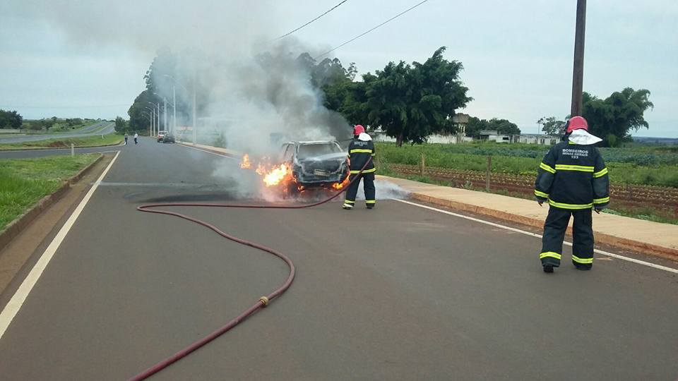 Bombeiros atuaram na ocorrência