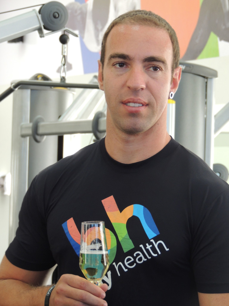 Antecipando festejos ao Personal Trainer e empresário Renato Marques pela troca de idade que acontece no próximo domingo, 29. Felicidades!