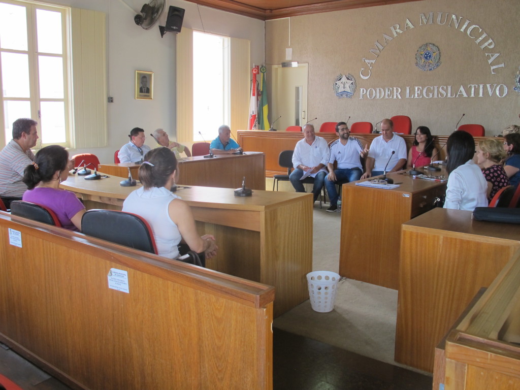 Reunião aconteceu na tarde desta quinta-feira no Plenário da Câmara